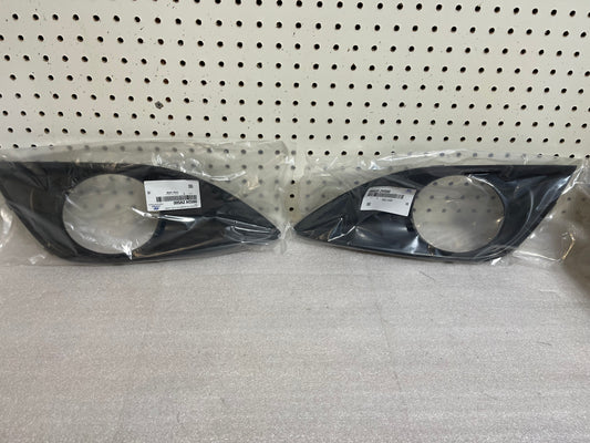 2013-2017 Hyundai Veloster Turbo front fog bezels (stock)