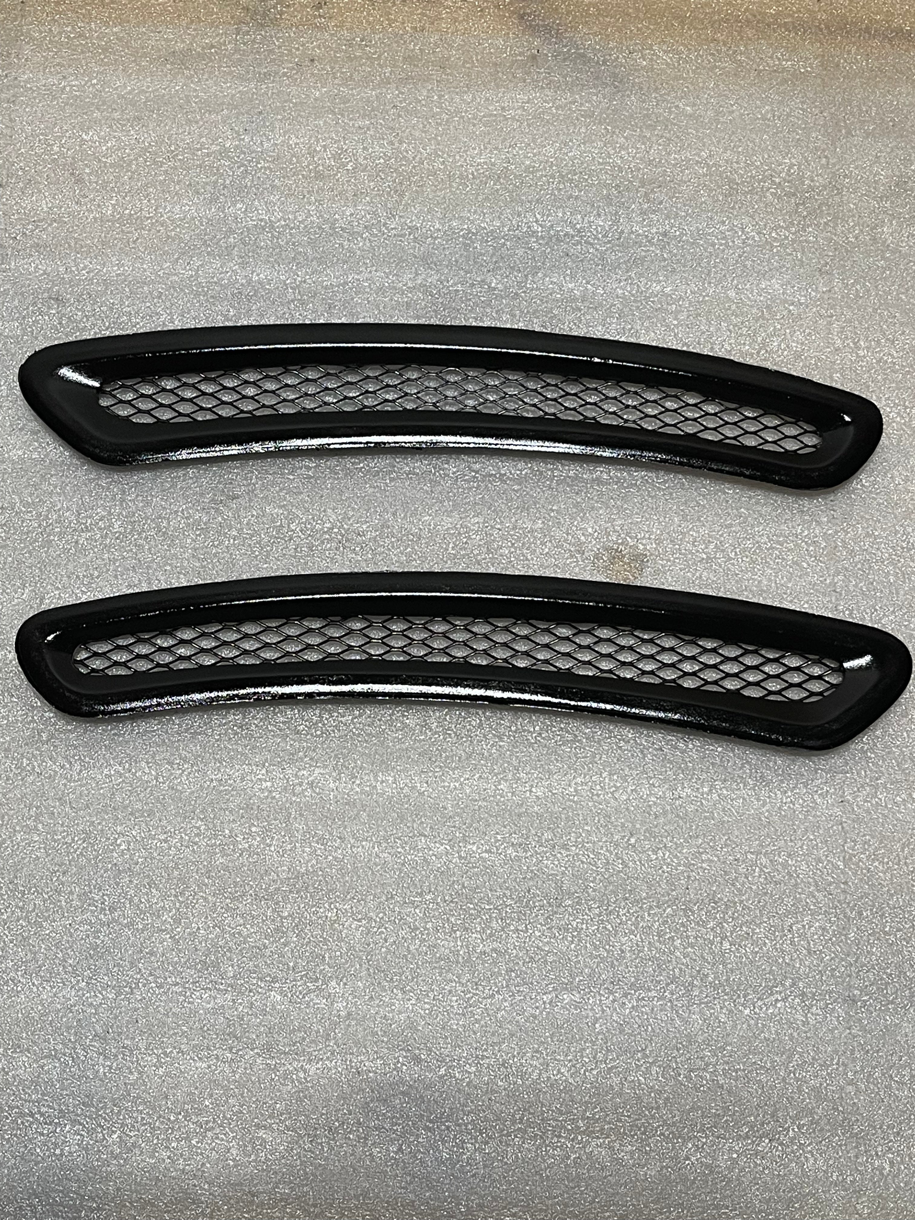 Genuine Hyundai Hood Garnish Vents – LH & RH For 2012-2014 Veloster Turbo